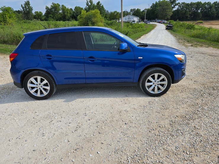 2015-mitsubishi-outlander-image-33