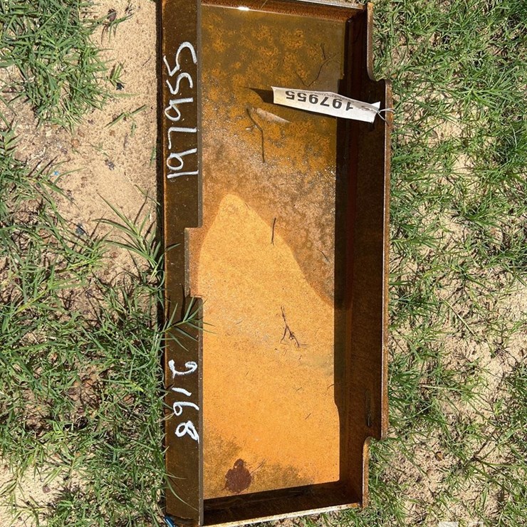 UNUSED FUTURE MINI SKID STEER MOUNTING PLATE