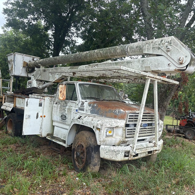 1990 FORD F800