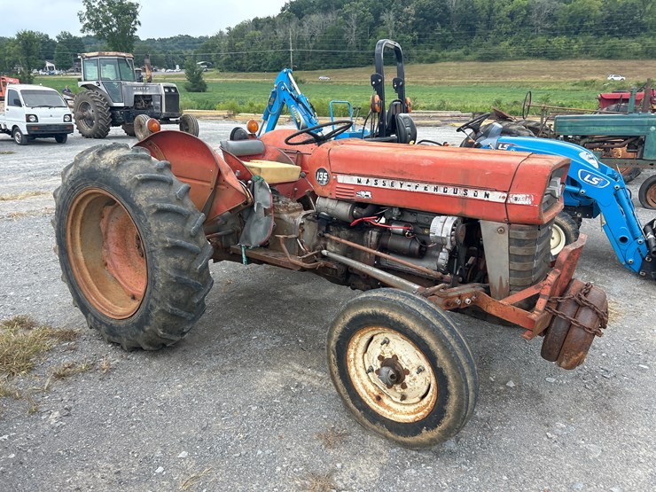 massey-ferguson-135-image-3