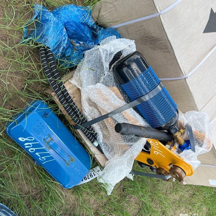 UNUSED FUTURE MINI EXCAVATOR HYD BREAKER