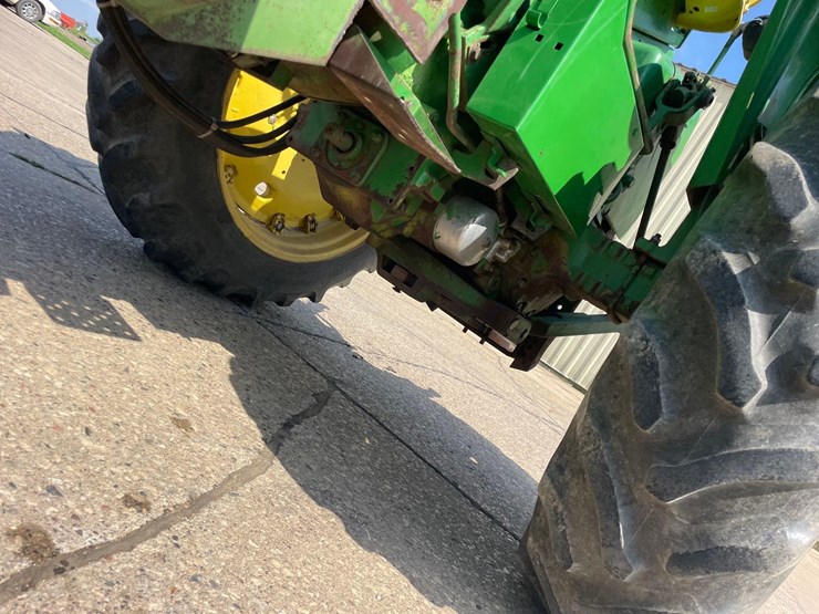 john-deere-3020-image-45
