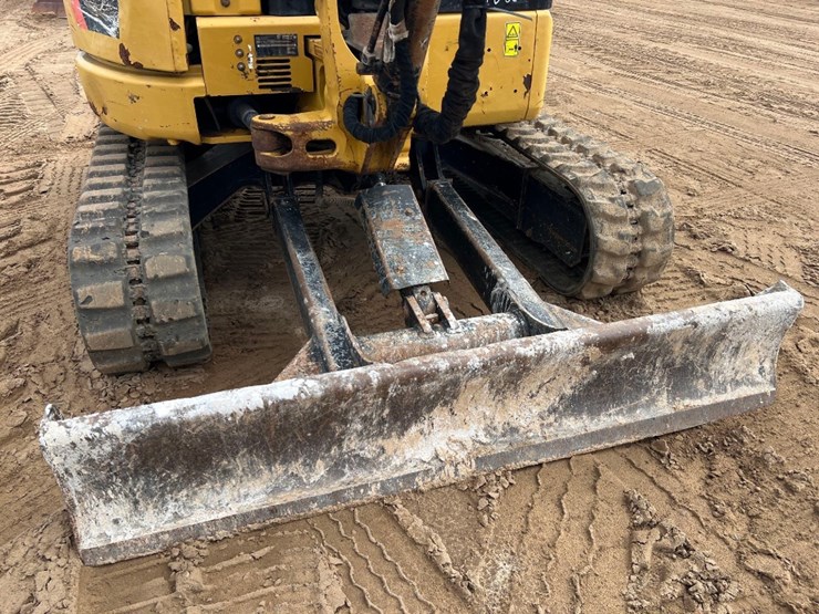 2015-caterpillar-303.5e2-cr-image-26