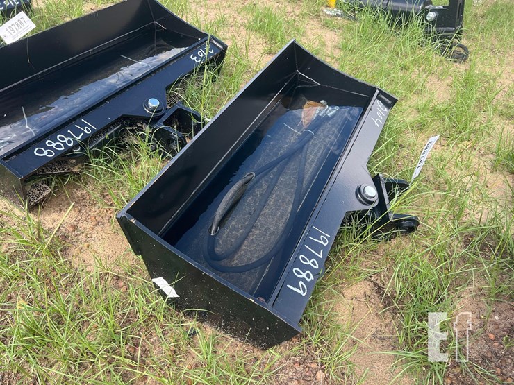 unused-future-32"-hyd-tilt-mini-excavator-bucket-image-2