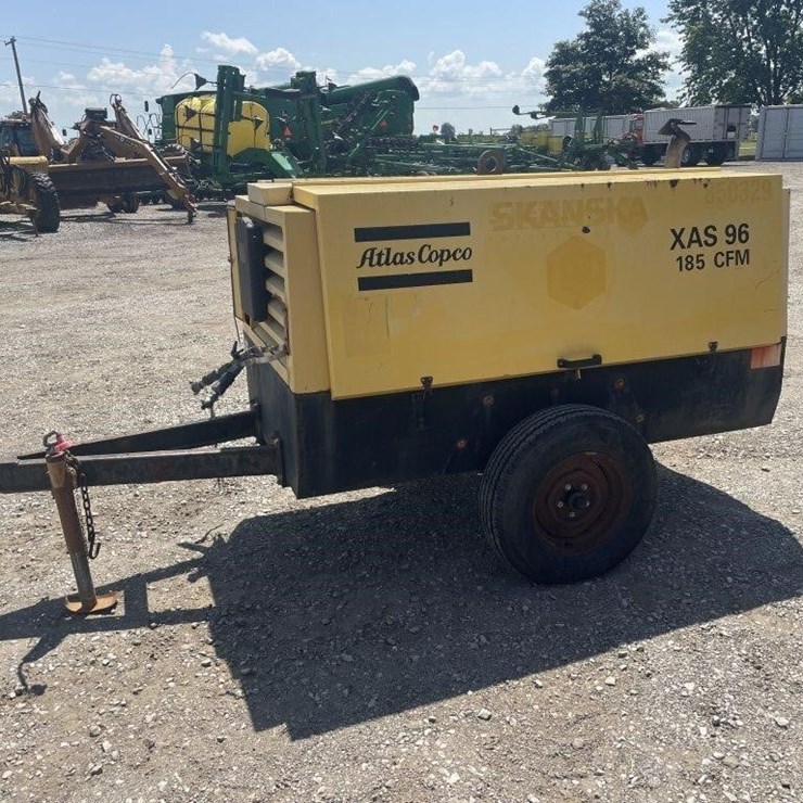 2001 JOHN DEERE 5