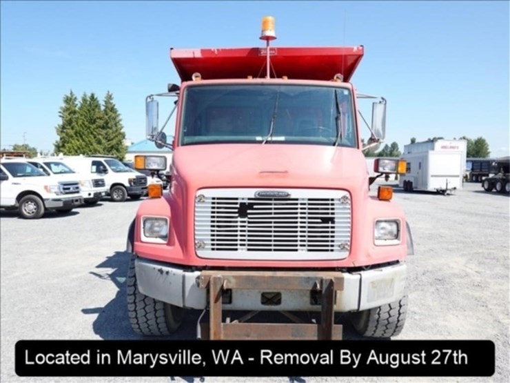 2000-freightliner-fl80-image-23