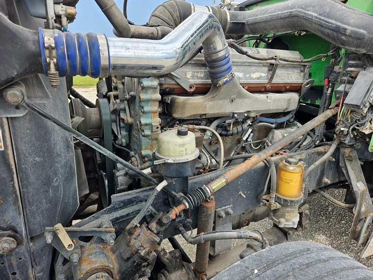 2015-peterbilt-389-image-41