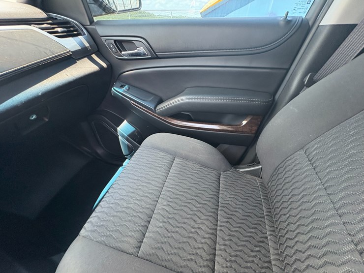 2017-chevrolet-tahoe-image-52