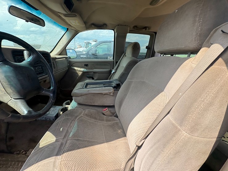 2002-chevrolet-1500-image-32