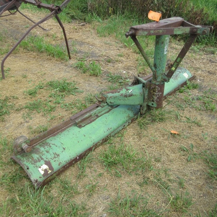 JOHN DEERE 8