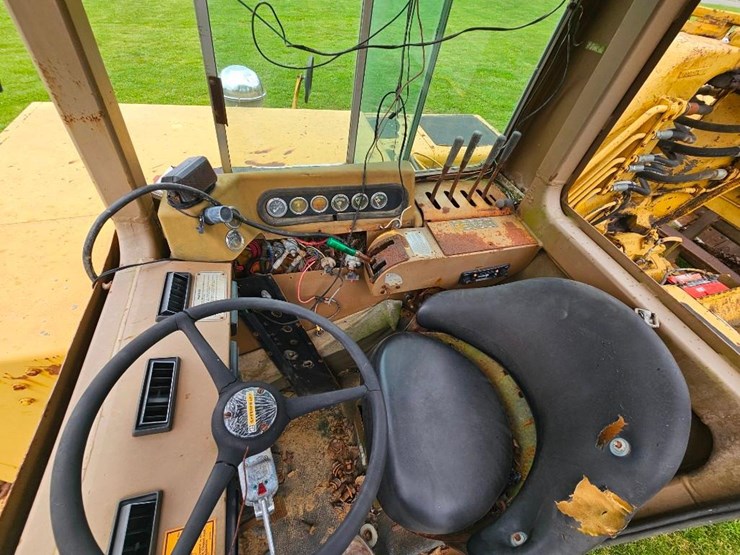 1979-caterpillar-613b-image-11