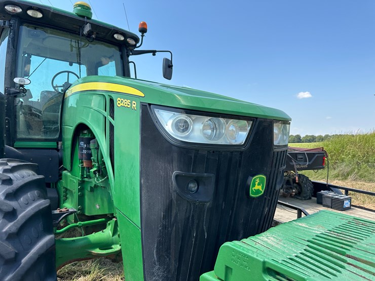 2014-john-deere-8285r-image-34