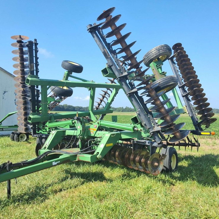 JOHN DEERE 637