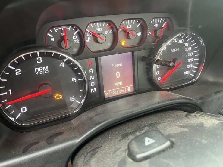 2016-chevrolet-silverado-image-12