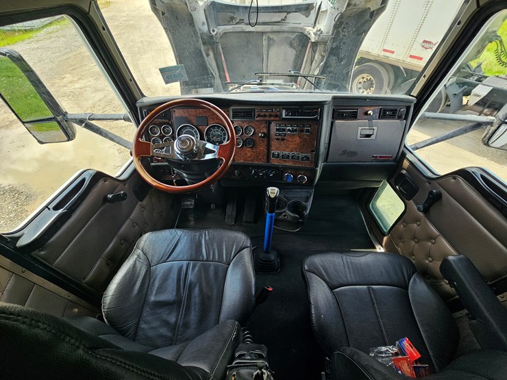 2005-kenworth-t600-image-97