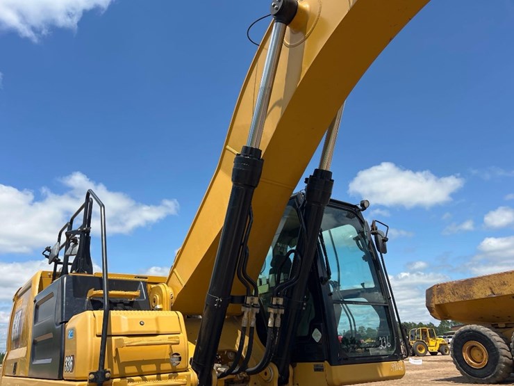 2020-caterpillar-336-image-14