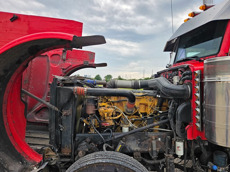 2003-peterbilt-379-image-36