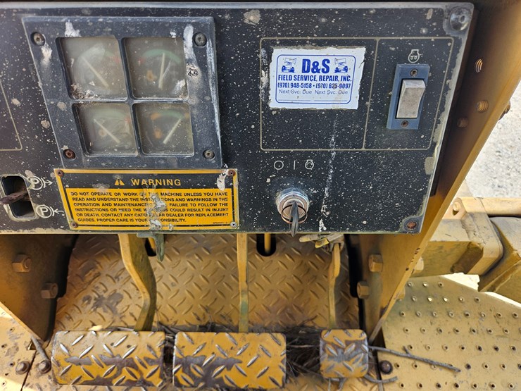 caterpillar-d4c-image-40