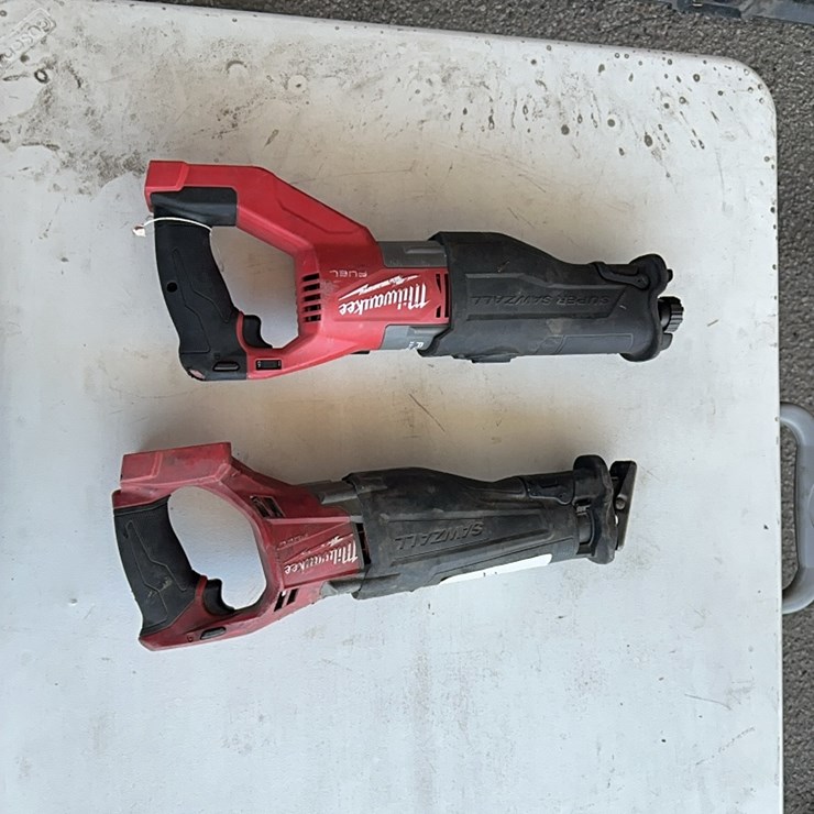 LOT#- - MILWAUKEE SAWZAL