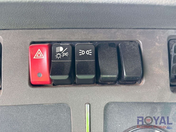 2019-kenworth-t880-image-19