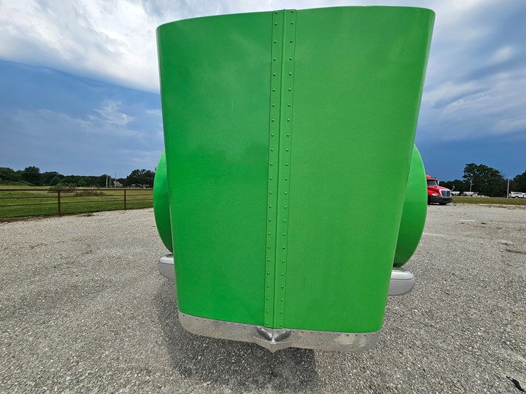 2015-peterbilt-389-image-51
