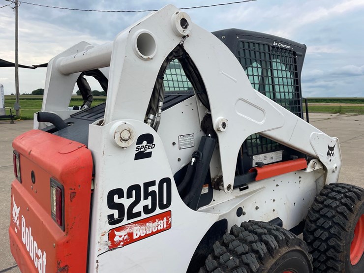 bobcat-s250-image-22