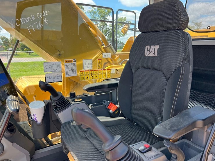 2020-caterpillar-336-image-37