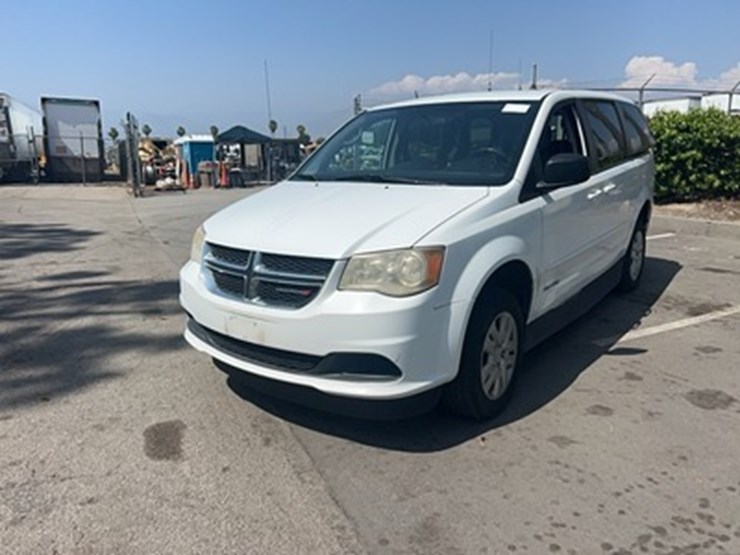 lot#--2014-eldor-grand-caravan-handicap-van-image-2