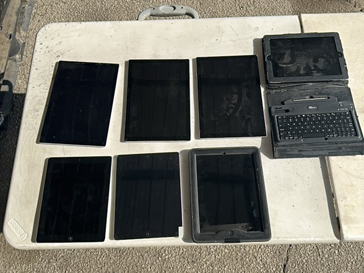 ipads-&-microsoft-surface-pro-image-1