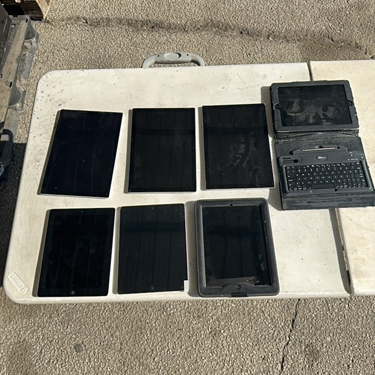 IPADS & MICROSOFT SURFACE PRO