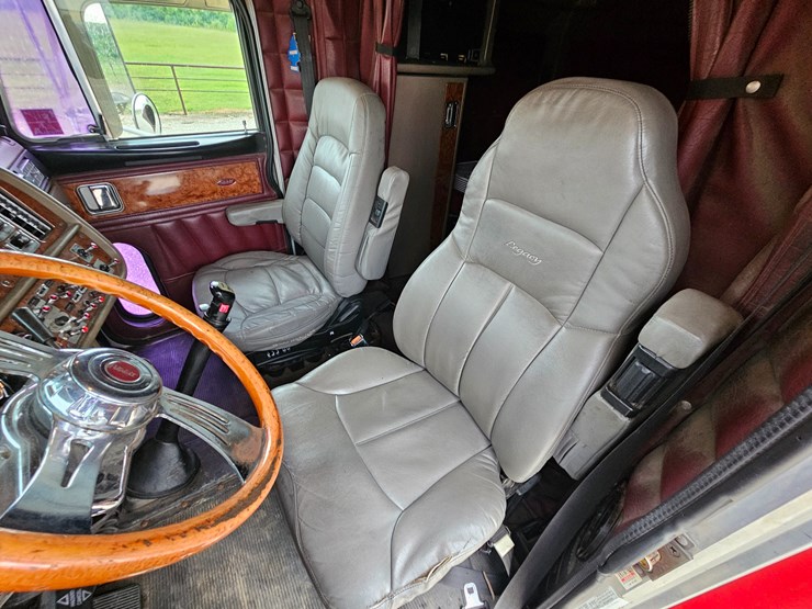 2003-peterbilt-379-image-60