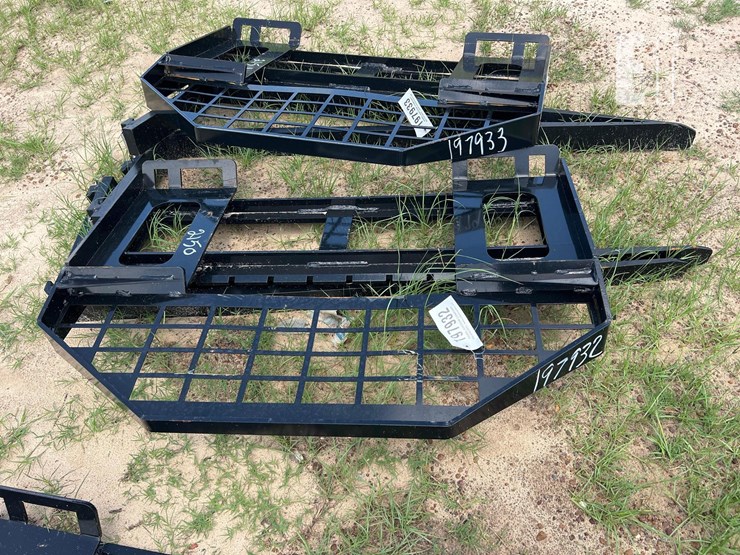 unused-future-skid-steer-pallet-forks-image-1