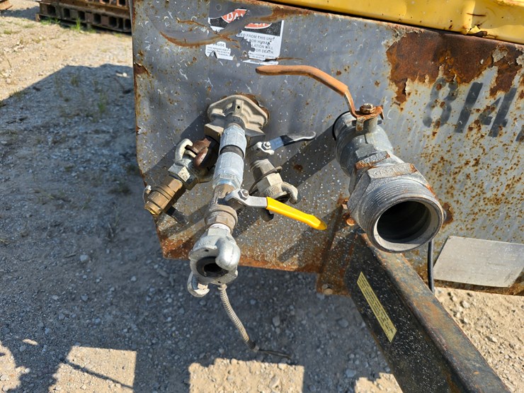 2010-atlas-copco-xas375-image-33