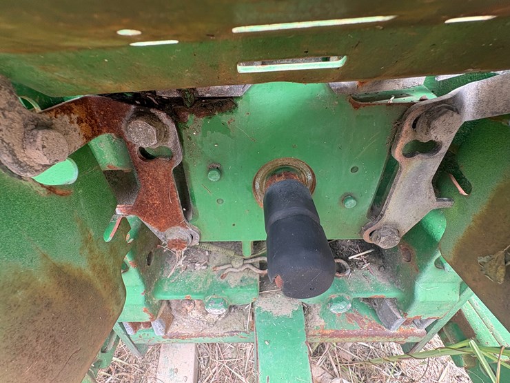 2000-john-deere-6310-image-17