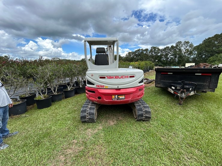2018-takeuchi-tb260-image-4