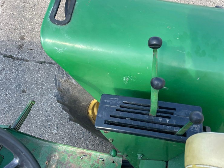 john-deere-3020-image-37