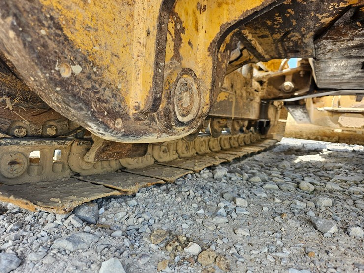 caterpillar-d4c-image-61