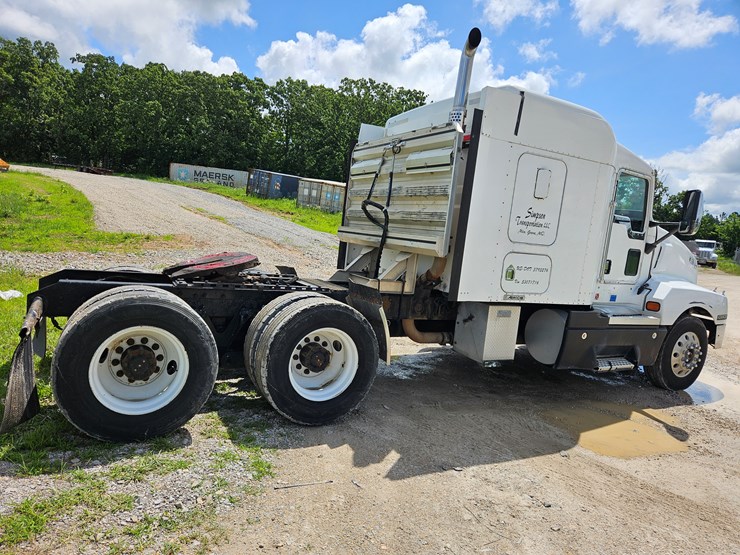 2005-kenworth-t600-image-26
