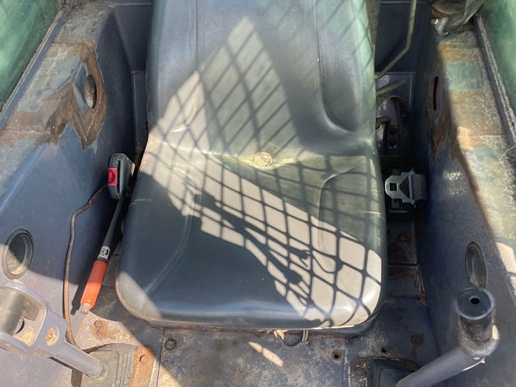 new-holland-l160-image-36