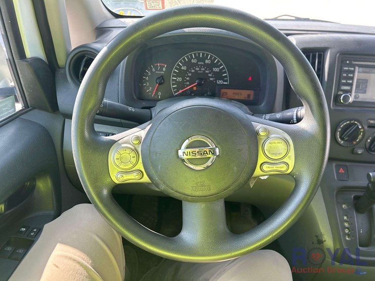 2016-nissan-nv200-image-8