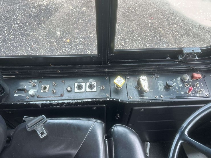 2014-gillig-low-floor-image-11