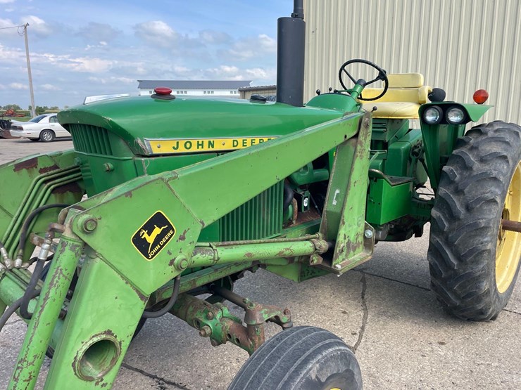 john-deere-3020-image-24