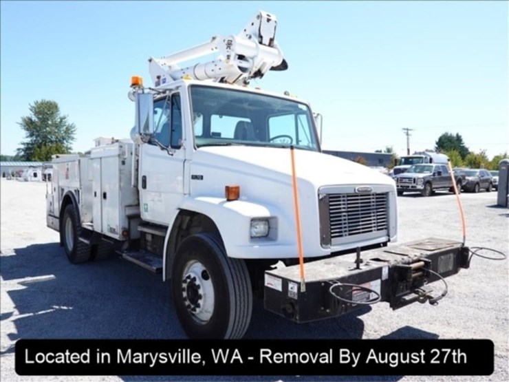 2003-freightliner-fl70-image-28