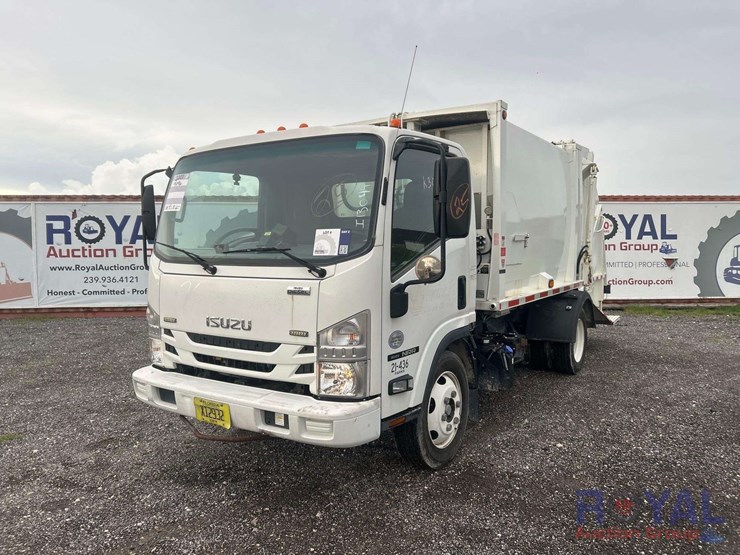 2021-isuzu-nrr-image-1
