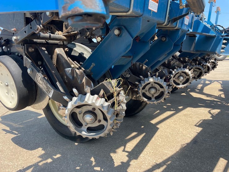 kinze-3200-image-12