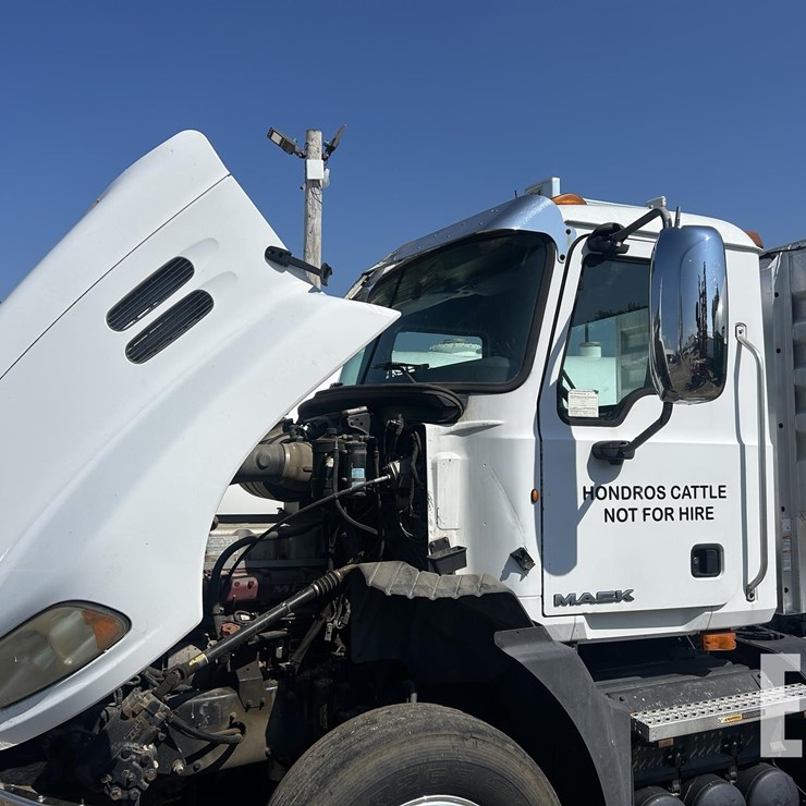 2011 MACK PINNACLE CXU613