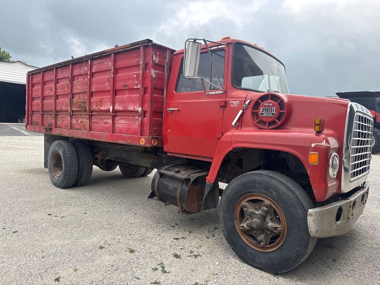 1979-ford-f800-image-7