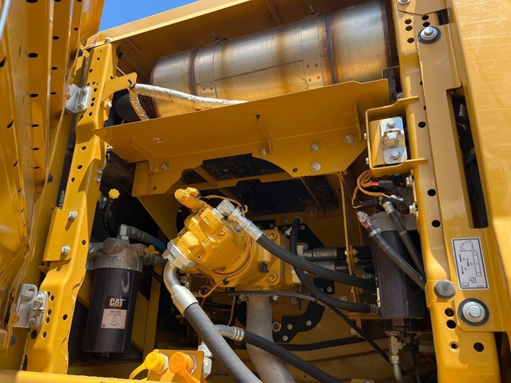 2020-caterpillar-336-image-27