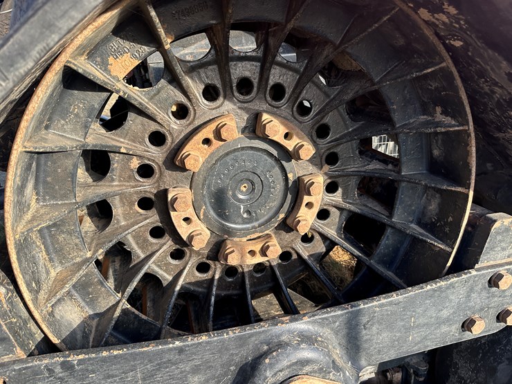 2012-case-ih-8120-image-22