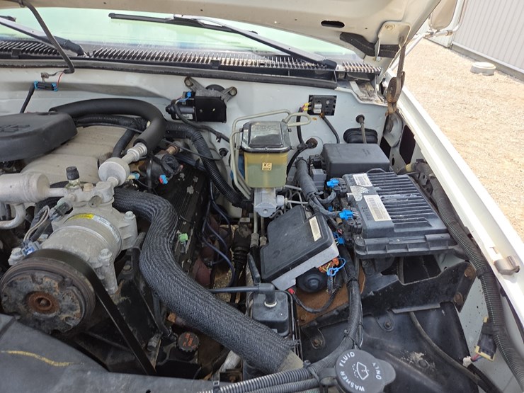 2000-gmc-3500hd-image-51